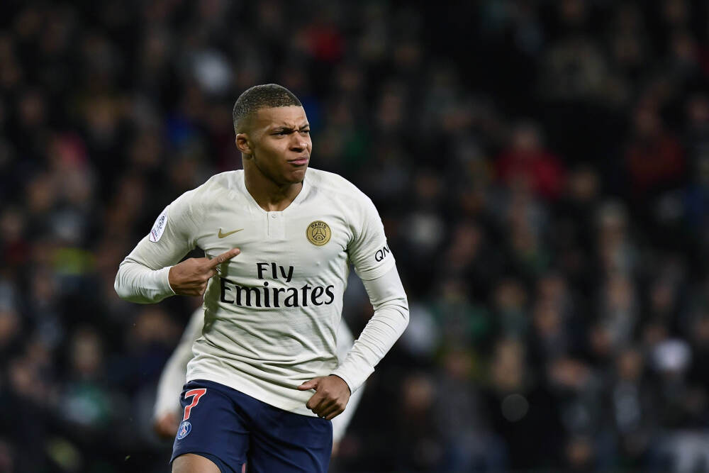 想起里皮！斯卢茨基：痛彻心扉，最关键比赛却体现不出任何东西